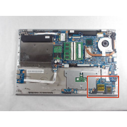 Замена считывателя мультимедийных карт Sony Vaio SVT151A11L